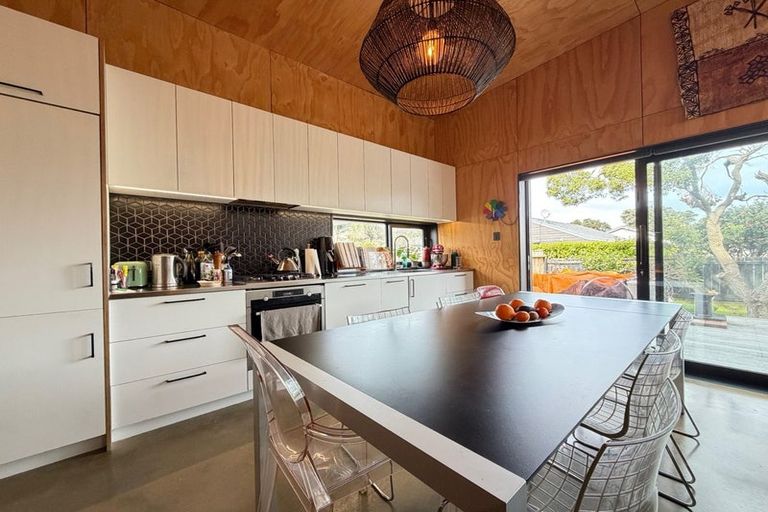 Photo of property in 50 Rex Street, Miramar, Wellington, 6022