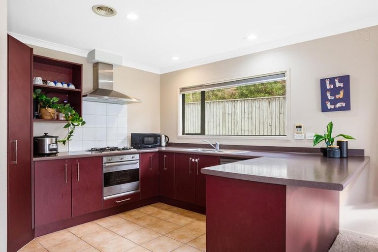 Photo of property in 9 Aspiring Terrace, Aotea, Porirua, 5024