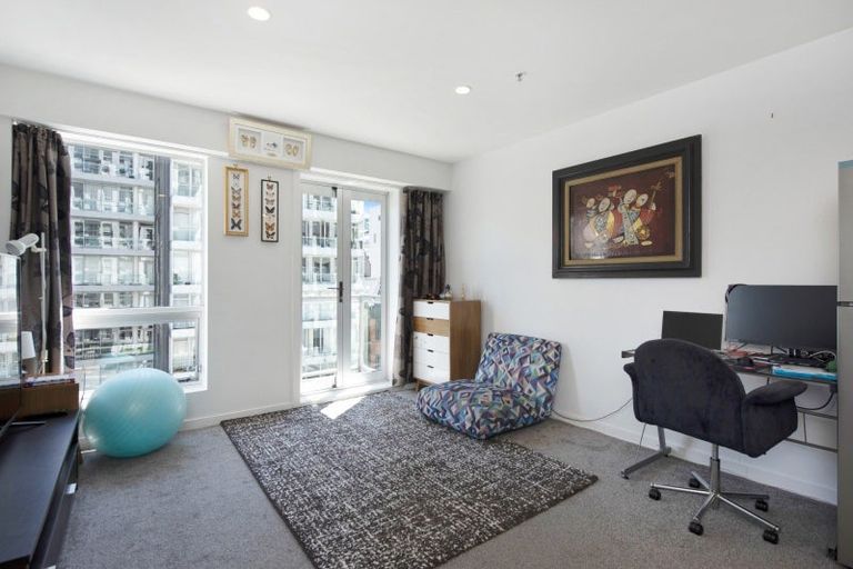 Photo of property in Terrace Heights Apartments, 5b/163 The Terrace, Wellington Central, Wellington, 6011