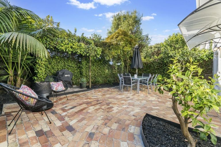 Photo of property in 2/183 Shakespeare Road, Milford, Auckland, 0620