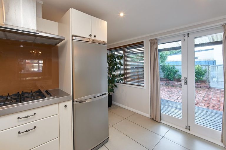 Photo of property in 40 Derwent Street, Island Bay, Wellington, 6023