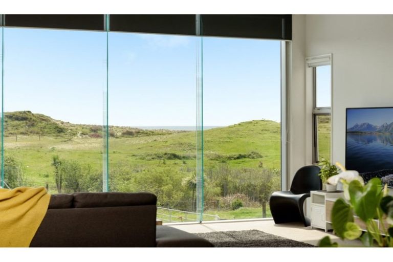 Photo of property in 1340 Papamoa Beach Road, Papamoa Beach, Papamoa, 3118