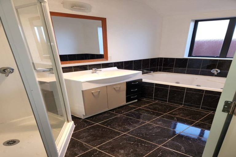 Photo of property in 170 Milne Drive, Paraparaumu, 5032