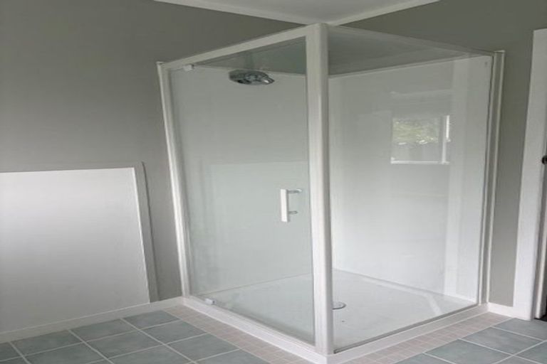 Photo of property in 3 Mackwood Place, Birkdale, Auckland, 0626