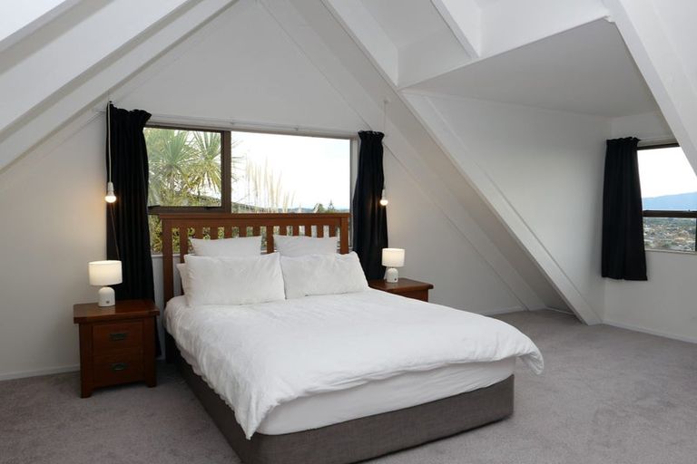 Photo of property in 67 Kotare Street, Waikanae, 5036