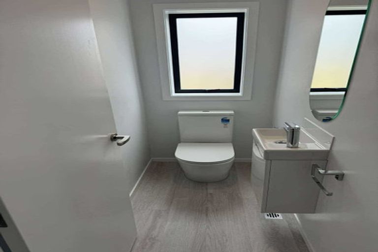 Photo of property in 7/64 Glen Road, Stokes Valley, Lower Hutt, 5019