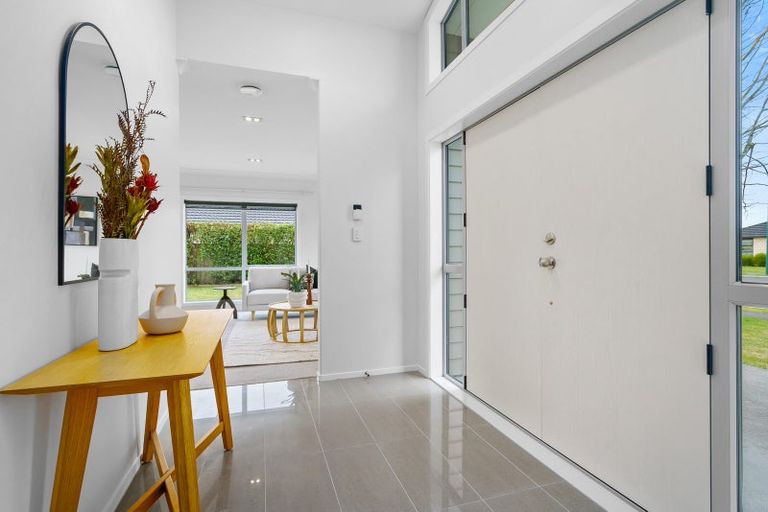 Photo of property in 35 Carnation Court, Cambridge, 3434