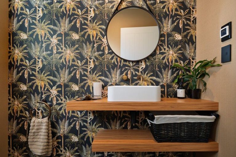 Photo of property in 5 Bull Ridge, Wanaka, 9305