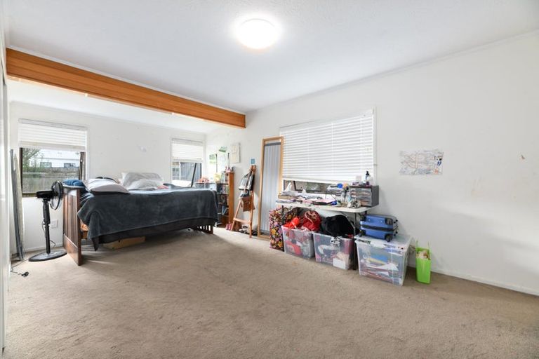 Photo of property in 19 Crosby Road, West Harbour, Auckland, 0618