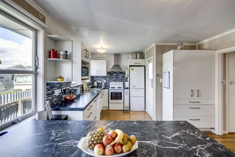 Photo of property in 3 Hitchings Avenue, Onekawa, Napier, 4110