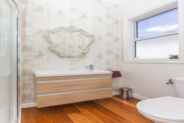 Photo of property in 10 Queen Street, Petone, Lower Hutt, 5012