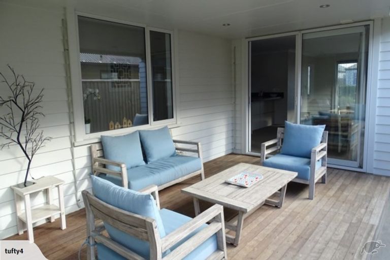 Photo of property in 28 Pounamu Place, Pegasus, 7612