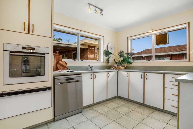 Photo of property in 19 Shelley Street, Otumoetai, Tauranga, 3110