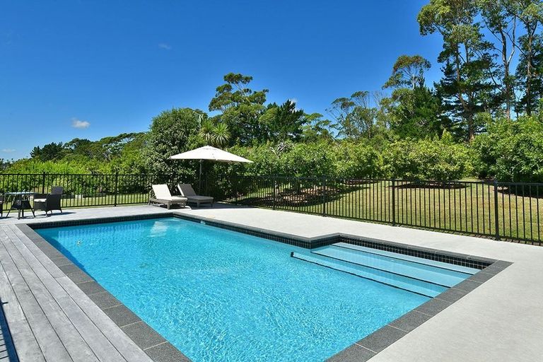 Photo of property in 940 South Head Road, South Head, Helensville, 0874