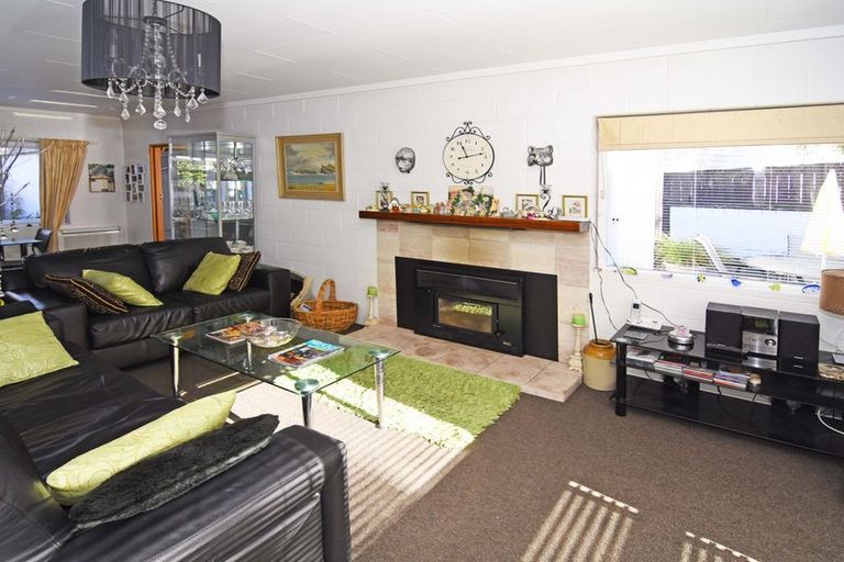 Photo of property in 17 Queen Alexandra Street, Lansdowne, Masterton, 5810