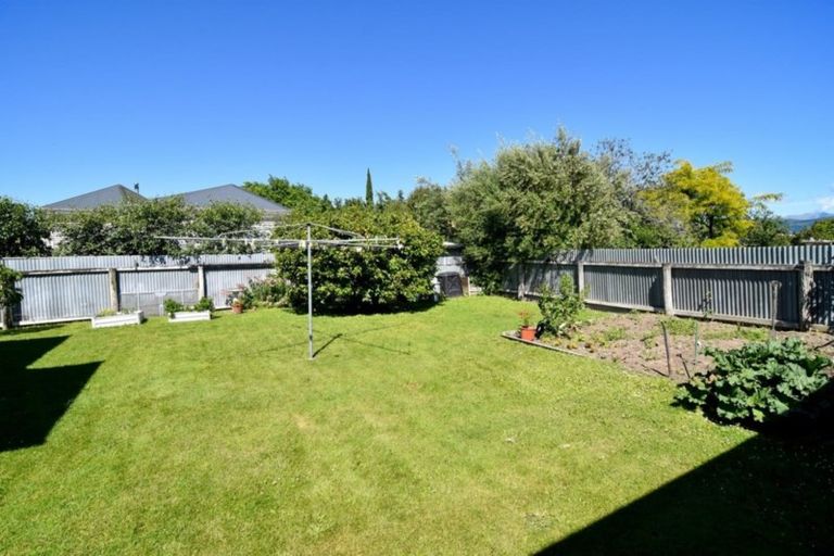 Photo of property in 10-12 Mckenzie Terrace, Carterton, 5713