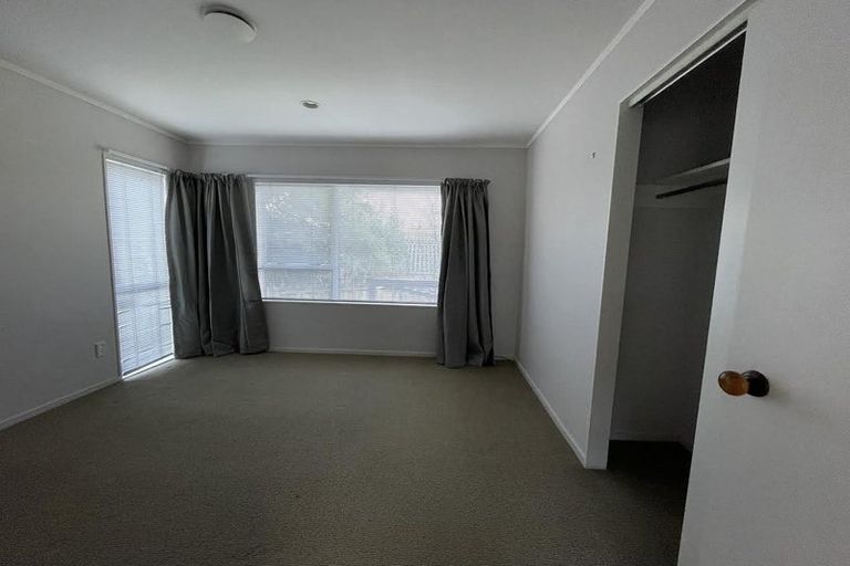 Photo of property in 1/6 Phillip Parade, Forrest Hill, Auckland, 0620