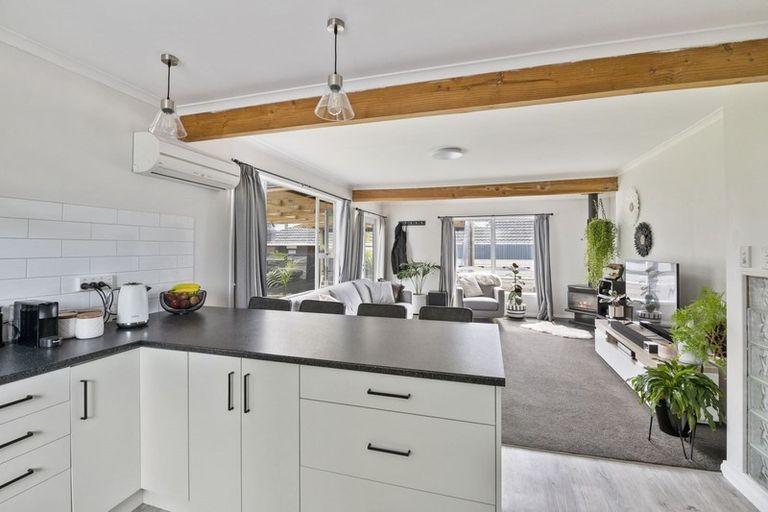 Photo of property in 276 Te Moana Road, Waikanae, 5036