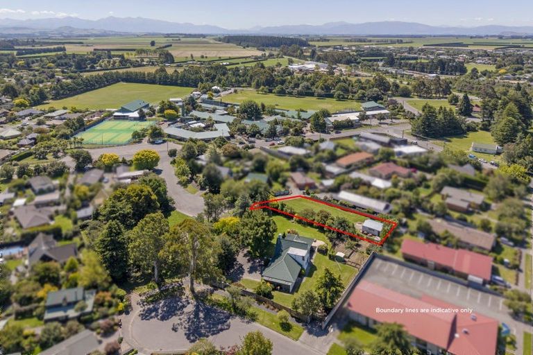 Photo of property in 13 Avoca Place, Darfield, 7510