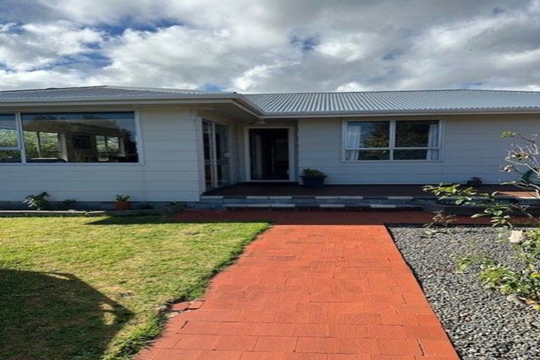 Photo of property in 5 Sharda Grove, Paraparaumu Beach, Paraparaumu, 5032