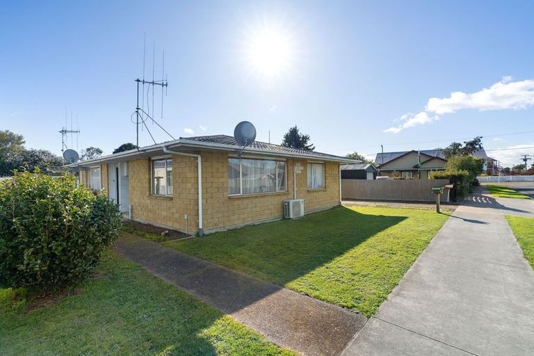 Photo of property in 1/4 Mckenzie Street, Levin, 5510