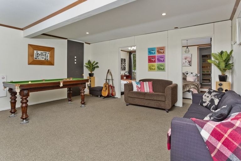 Photo of property in 18 Dene Court Lane, Greenhithe, Auckland, 0632