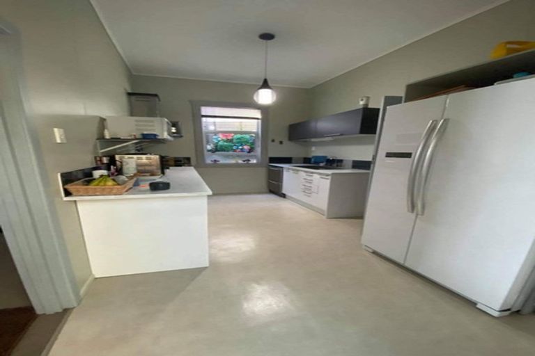 Photo of property in 129 Bridge Street, Eltham, 4322