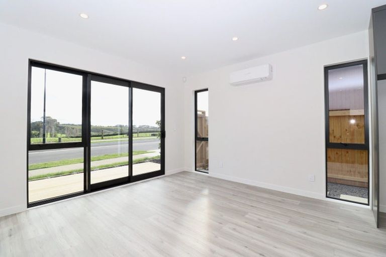 Photo of property in 11 Wagyu Lane, Karaka, 2580
