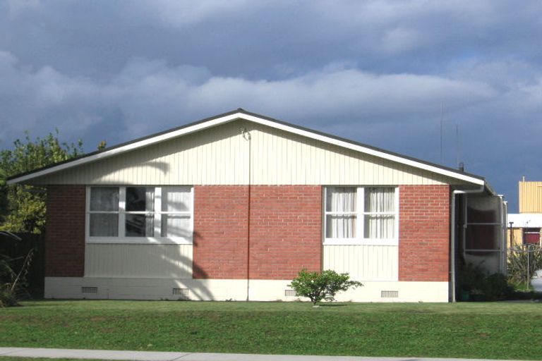 Photo of property in 85 Lincoln Road, Henderson, Auckland, 0610