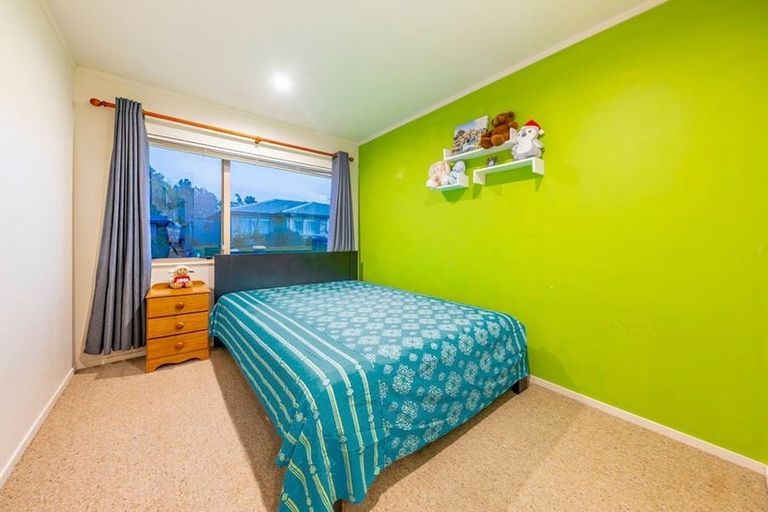 Photo of property in 17 Carlas Way, Ranui, Auckland, 0612