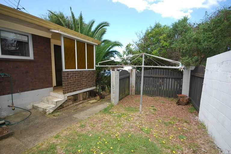 Photo of property in 1/17 Ballater Place, Highland Park, Auckland, 2010