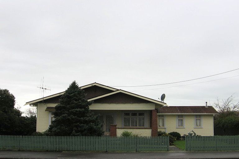 Photo of property in 8 Victoria Street, Levin, 5510