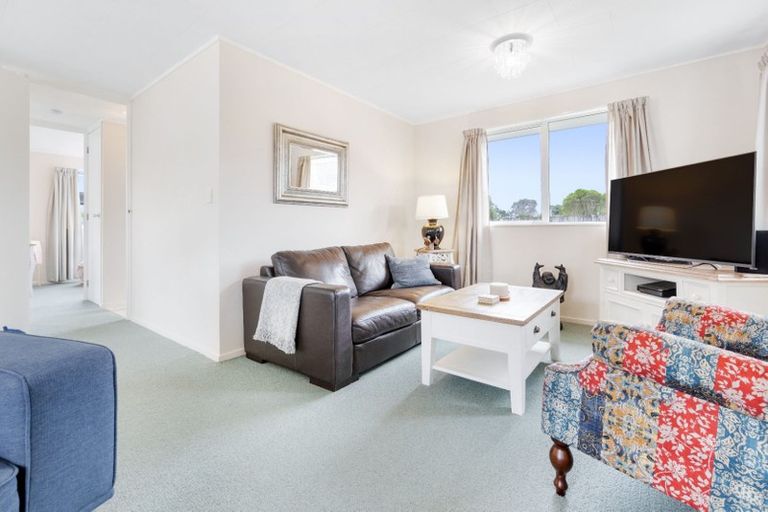 Photo of property in 54a Yeovil Road, Te Atatu Peninsula, Auckland, 0610