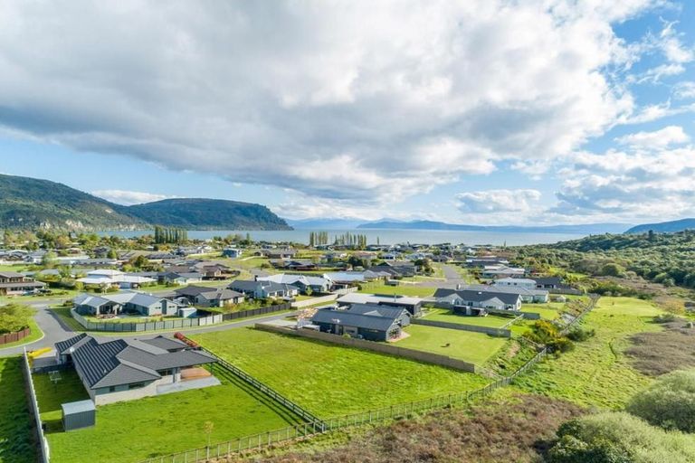 Photo of property in 46 Montgomery Crescent, Kinloch, Taupo, 3377