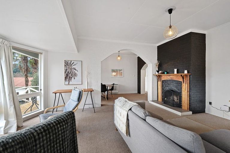 Photo of property in 58 Durham Street, Picton, 7220