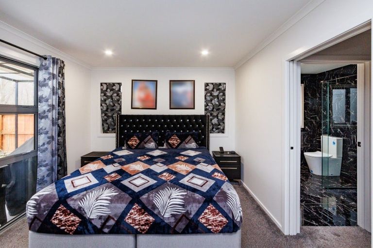 Photo of property in 12 Ivy Lane, Kelvin Grove, Palmerston North, 4414