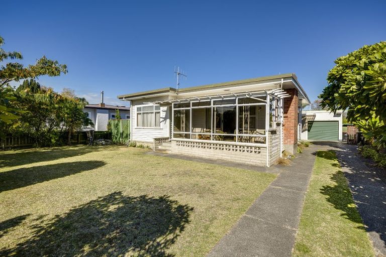 Photo of property in 4 Logan Avenue, Marewa, Napier, 4110