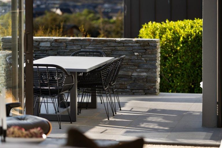 Photo of property in 4 Kinross Lane, Jacks Point, Queenstown, 9371