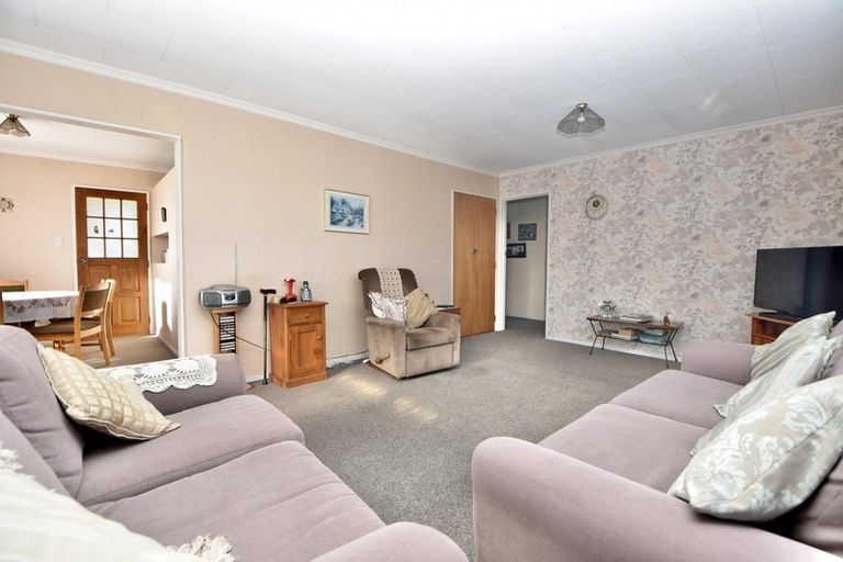 Photo of property in 16a Seddon Street, Carterton, 5713