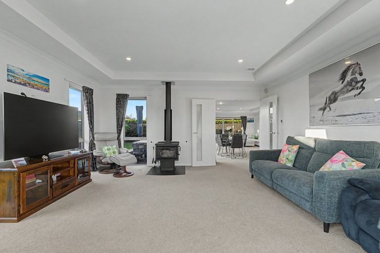 Photo of property in 12 Oakdene Place, Halswell, Christchurch, 8025