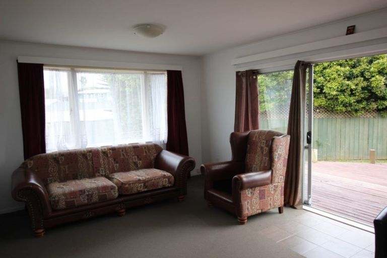 Photo of property in 50 Megan Avenue, Pakuranga Heights, Auckland, 2010