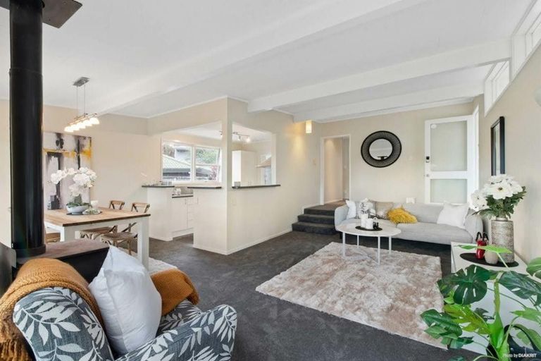 Photo of property in 1/7 Odette Road, Totara Vale, Auckland, 0629