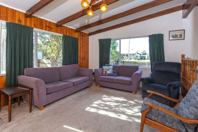 Photo of property in 215 Hauturu Street, Whangamata, 3620