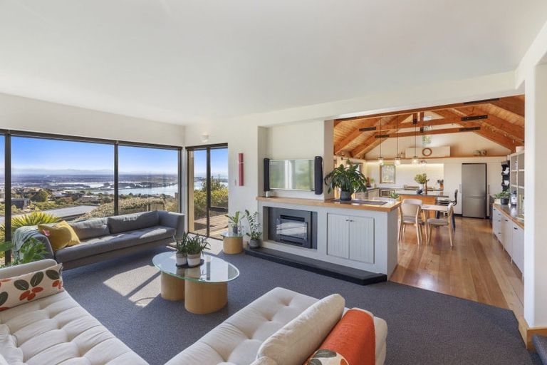Photo of property in 170a Moncks Spur Road, Mount Pleasant, Christchurch, 8081