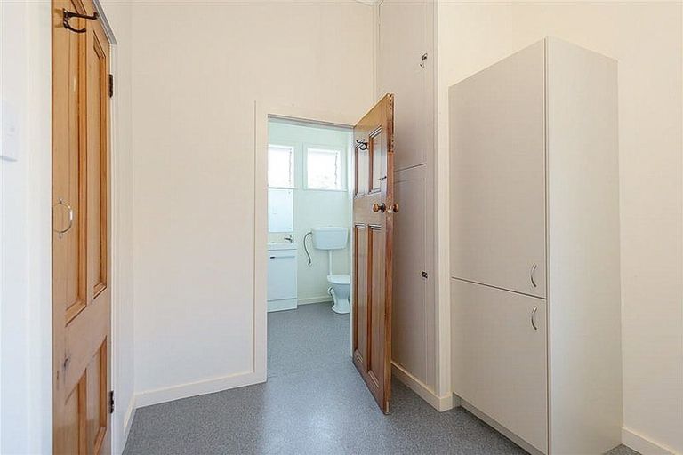 Photo of property in 4a/8 Howard Street, Mount Cook, Wellington, 6021