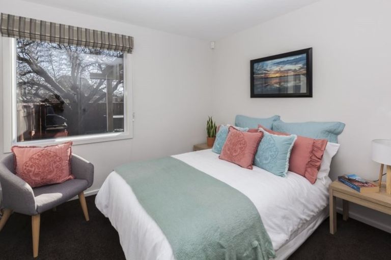 Photo of property in 14 Oakfield Street, Burnside, Christchurch, 8053