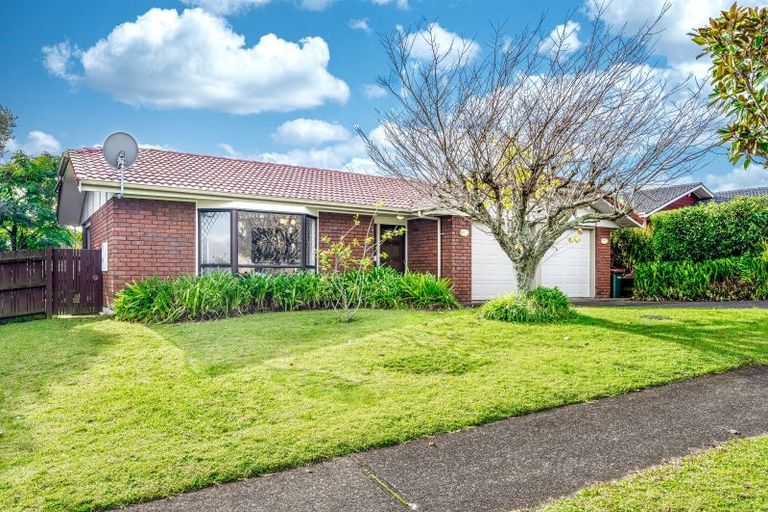 Photo of property in 57 Dalwhinnie Parade, Highland Park, Auckland, 2010