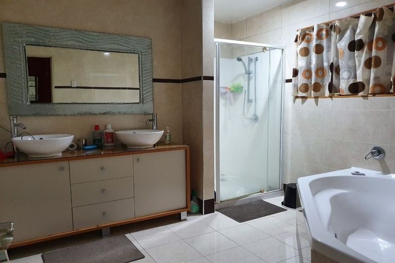 Photo of property in 13 Kaseng Place, East Tamaki Heights, Auckland, 2016