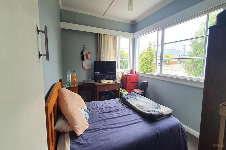 Photo of property in 53 Rhodes Street, Waimate, 7924