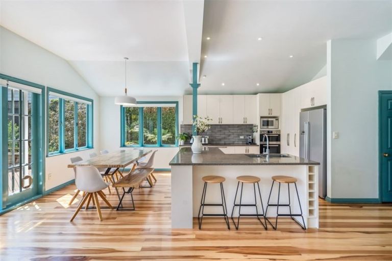 Photo of property in 10 Rangitoto Terrace, Milford, Auckland, 0620